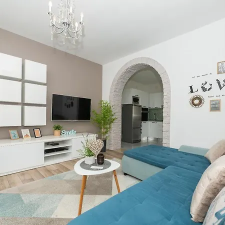 Luxury Nadalina Sea View Apartment *