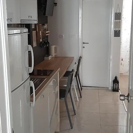 Luxury Nadalina Sea View * Макарська