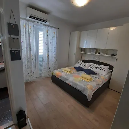 Luxury Nadalina Sea View Апартаменти Макарська