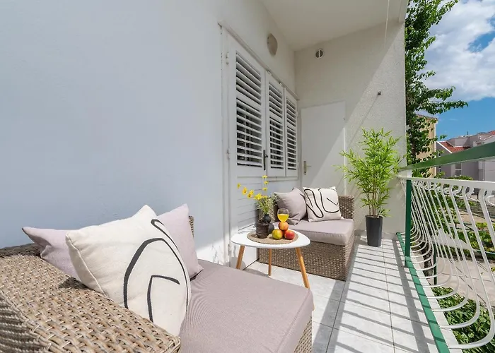 아파트 Luxury Nadalina Sea View