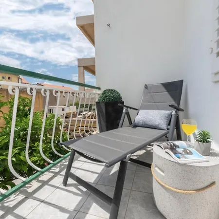 Luxury Nadalina Sea View Apartamento *